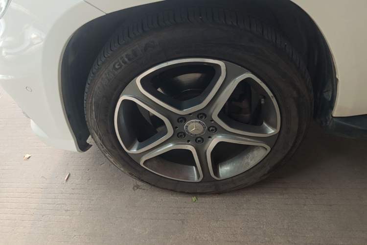 Used Mercedes-Benz GLK-Class 2015 GLK 300 4MATIC Fashion Edition Ultimate Version Left Front Wheel Hub