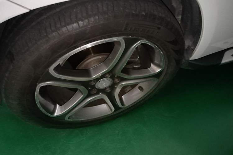 Used Mercedes-Benz GLK-Class 2015 GLK 300 4MATIC Fashion Edition Ultimate Version Left Front Wheel Hub