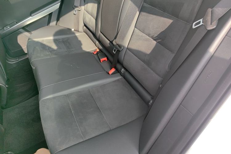Used Mercedes-Benz GLK-Class 2015 GLK 300 4MATIC Fashion Edition Ultimate Version Left Rear Seat