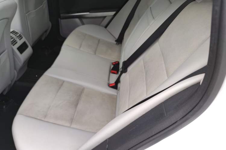 Used Mercedes-Benz GLK-Class 2015 GLK 260 4MATIC Fashion Edition Ultimate Version Left Rear Seat