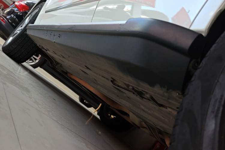 Used Mercedes-Benz GLK-Class 2015 GLK 300 4MATIC Fashion Edition Ultimate Version Left Side Sill