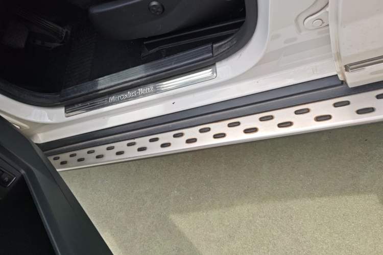 Used Mercedes-Benz GLK-Class 2015 GLK 300 4MATIC Fashion Edition Ultimate Version Left Side Sill