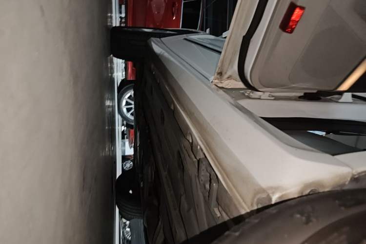 Used Mercedes-Benz GLK-Class 2015 GLK 260 4MATIC Dynamic Edition Ultimate Version Left Side Sill