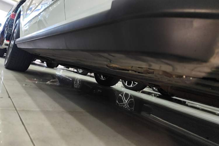 Used Mercedes-Benz GLK-Class 2015 GLK 260 4MATIC Fashion Edition Ultimate Version Left Side Sill