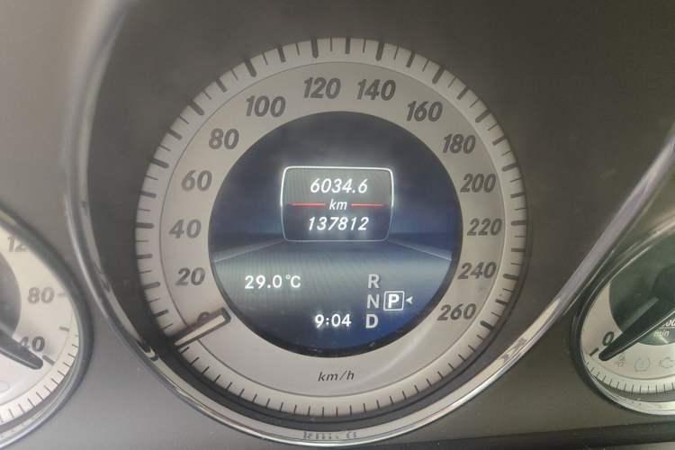 Used Mercedes-Benz GLK-Class 2015 GLK 300 4MATIC Luxury Ultimate Edition Odometer Close Up