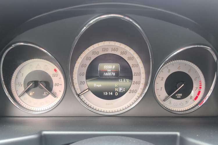 Used Mercedes-Benz GLK-Class 2015 GLK 260 4MATIC Dynamic Edition Ultimate Version Odometer Close Up