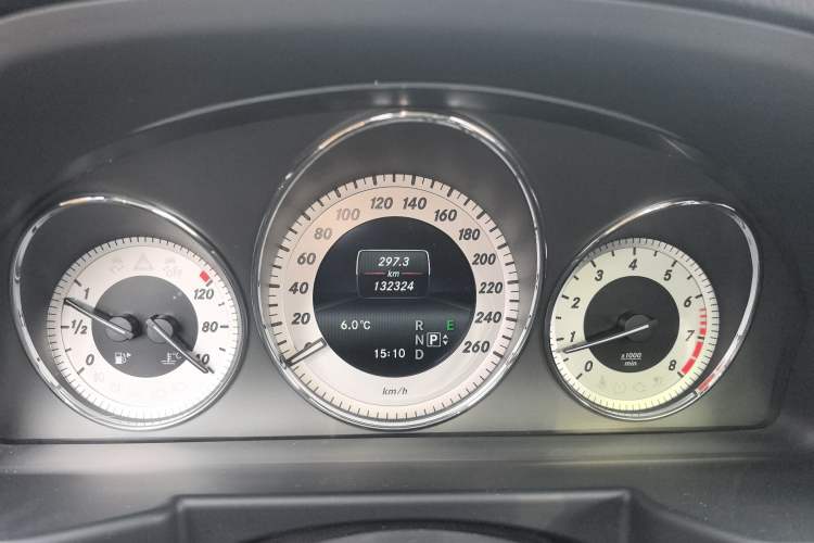 Used Mercedes-Benz GLK-Class 2015 GLK 300 4MATIC Luxury Ultimate Edition Odometer Close Up