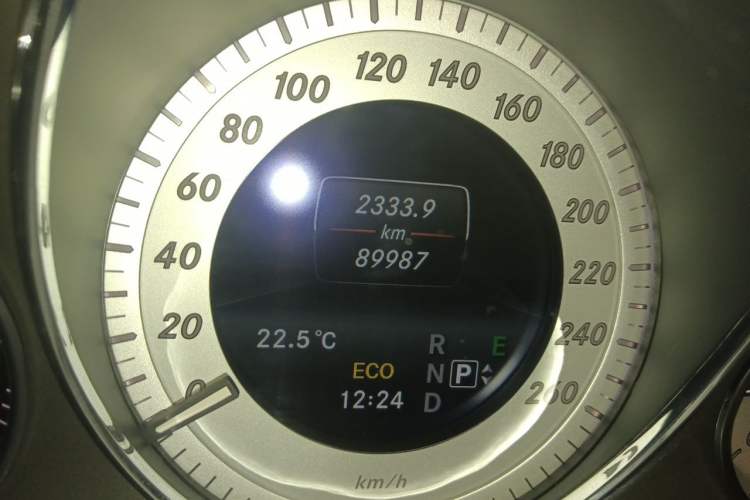 Used Mercedes-Benz GLK-Class 2015 GLK 260 4MATIC Dynamic Edition Ultimate Version Odometer Close Up