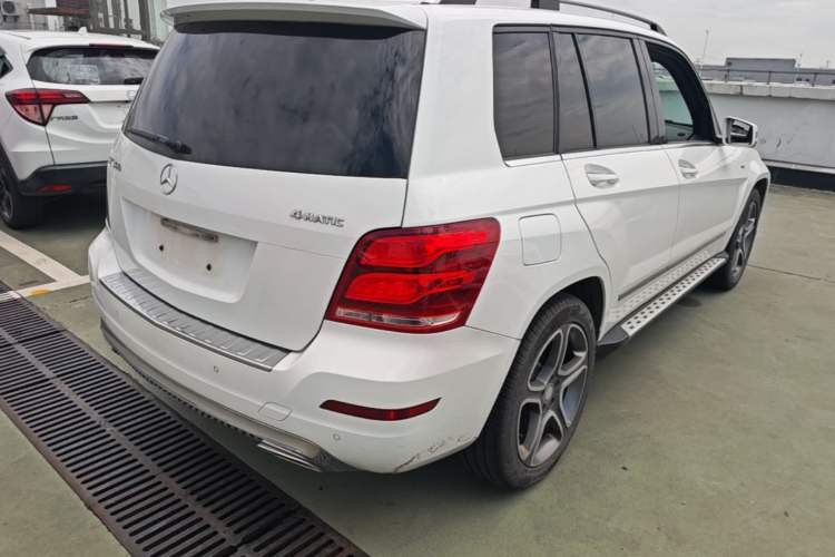 Used Mercedes-Benz GLK-Class 2015 GLK 300 4MATIC Fashion Edition Ultimate Version Rear Right 45 Deg