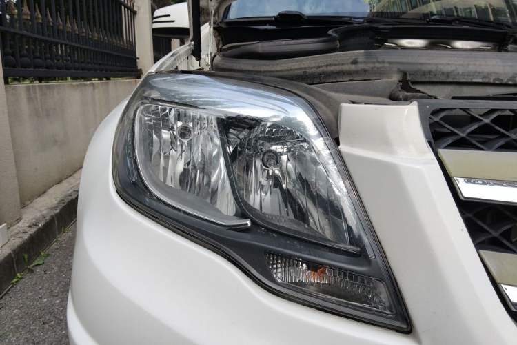 Used Mercedes-Benz GLK-Class 2015 GLK 260 4MATIC Dynamic Edition Ultimate Version Right Front Headlight