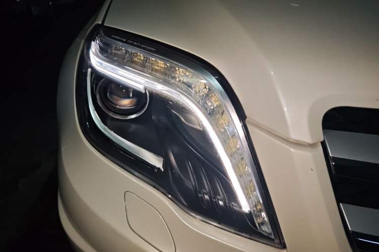 Used Mercedes-Benz GLK-Class 2015 GLK 260 4MATIC Fashion Edition Ultimate Version Right Front Headlight