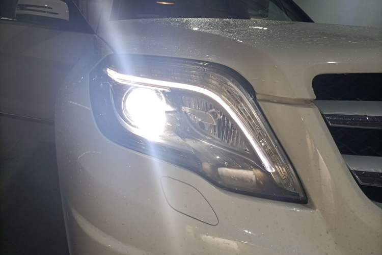 Used Mercedes-Benz GLK-Class 2015 GLK 300 4MATIC Fashion Edition Ultimate Version Right Front Headlight