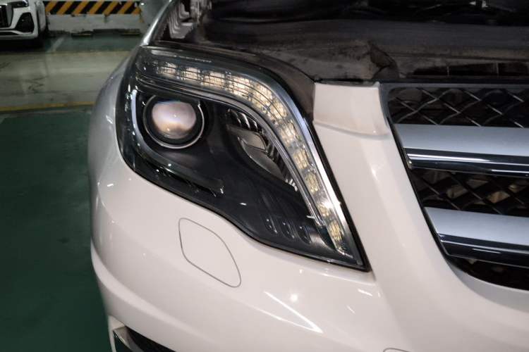 Used Mercedes-Benz GLK-Class 2015 GLK 260 4MATIC Fashion Edition Ultimate Version Right Front Headlight