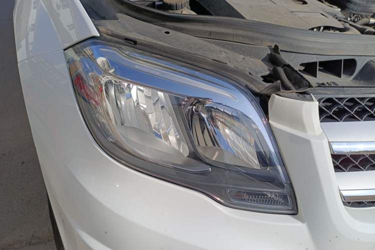Used Mercedes-Benz GLK-Class 2015 GLK 260 4MATIC Dynamic Edition Ultimate Version Right Front Headlight