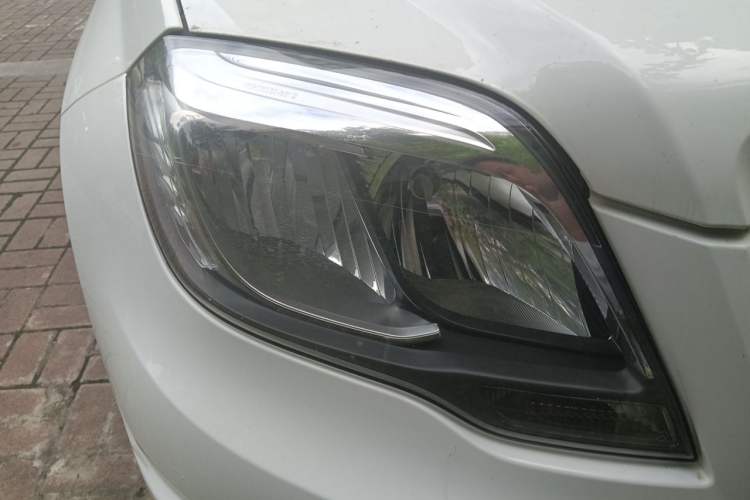 Used Mercedes-Benz GLK-Class 2015 GLK 260 4MATIC Dynamic Edition Ultimate Version Right Front Headlight