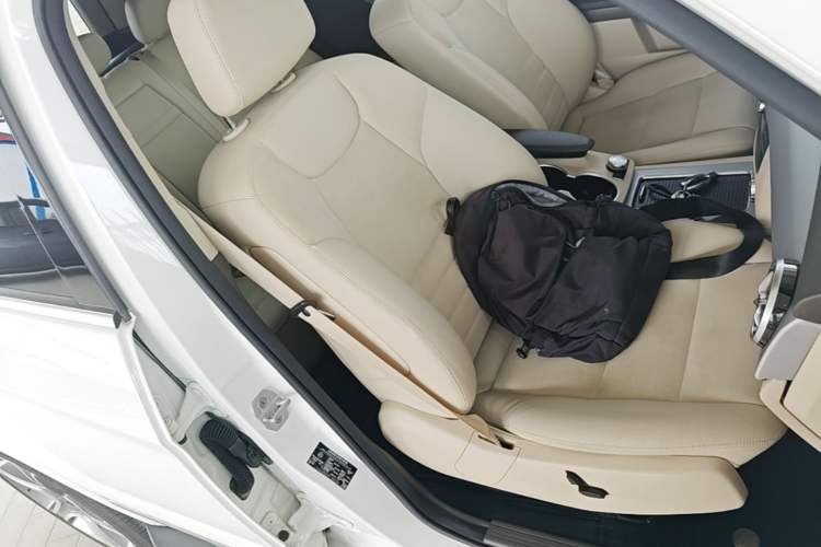 Used Mercedes-Benz GLK-Class 2015 GLK 300 4MATIC Fashion Edition Ultimate Version Right Front Seat