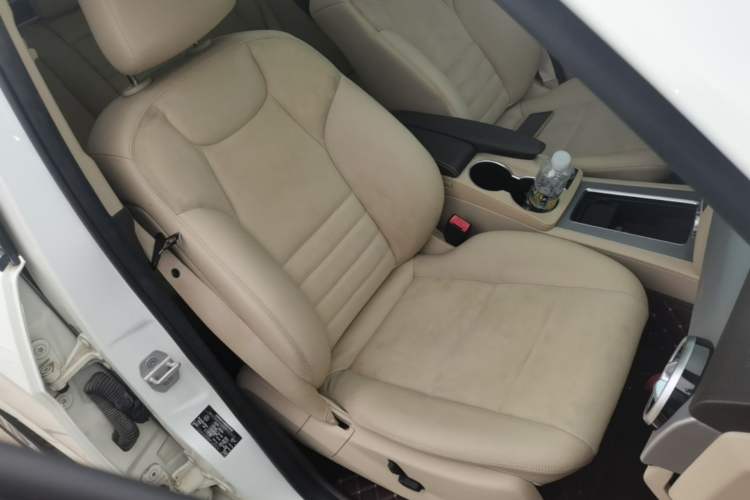 Used Mercedes-Benz GLK-Class 2015 GLK 260 4MATIC Dynamic Edition Ultimate Version Right Front Seat