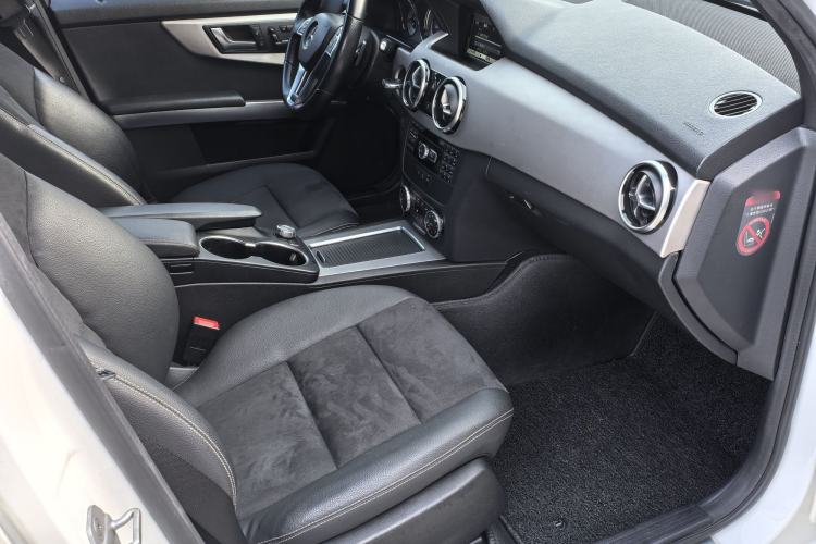 Used Mercedes-Benz GLK-Class 2015 GLK 260 4MATIC Dynamic Edition Ultimate Version Right Front Seat