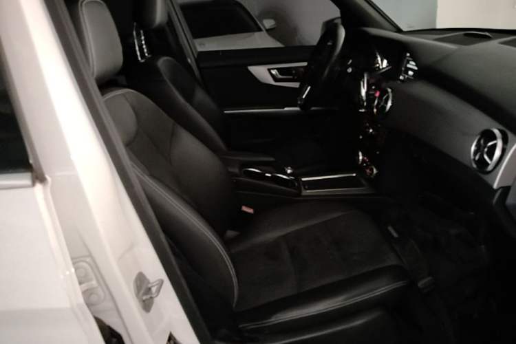 Used Mercedes-Benz GLK-Class 2015 GLK 300 4MATIC Fashion Edition Ultimate Version Right Front Seat