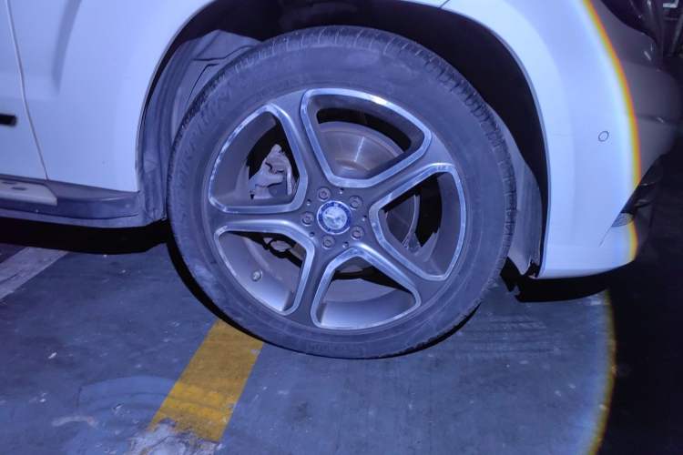 Used Mercedes-Benz GLK-Class 2015 GLK 300 4MATIC Fashion Edition Ultimate Version Right Front Wheel Hub