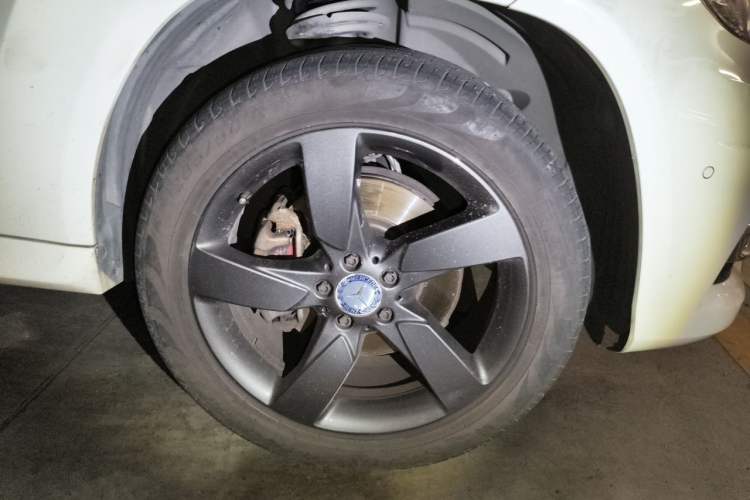 Used Mercedes-Benz GLK-Class 2015 GLK 260 4MATIC Fashion Edition Ultimate Version Right Front Wheel Hub