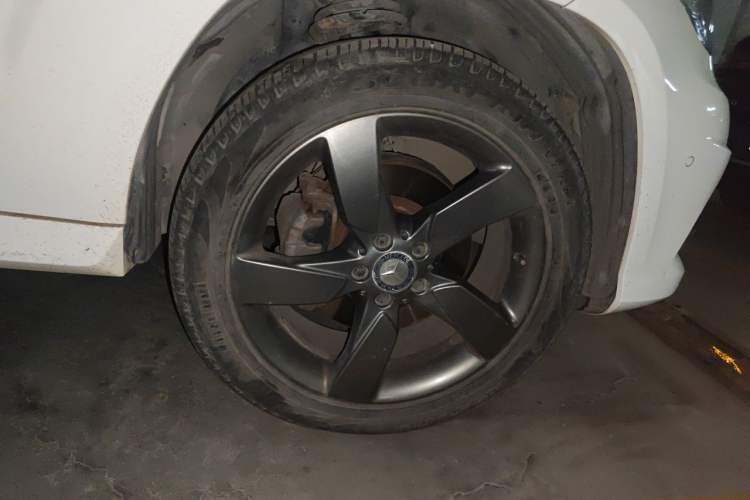 Used Mercedes-Benz GLK-Class 2015 GLK 260 4MATIC Fashion Edition Ultimate Version Right Front Wheel Hub