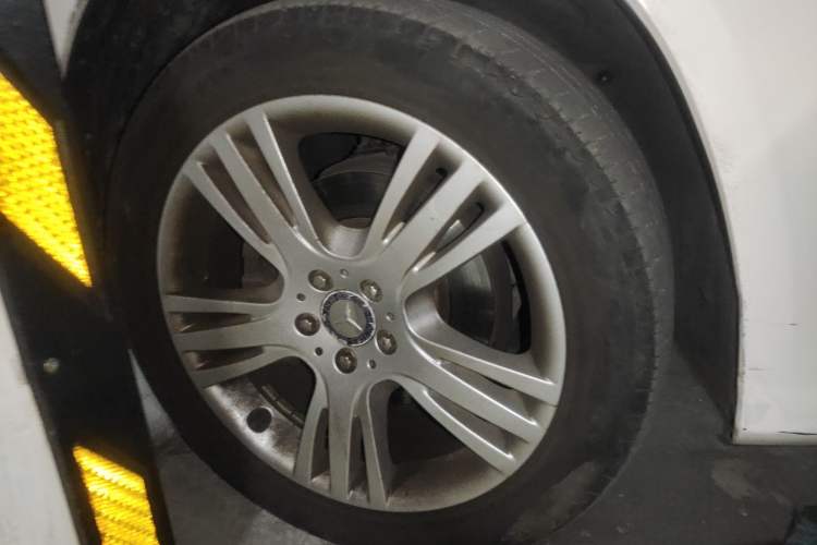 Used Mercedes-Benz GLK-Class 2015 GLK 260 4MATIC Dynamic Edition Ultimate Version Right Front Wheel Hub