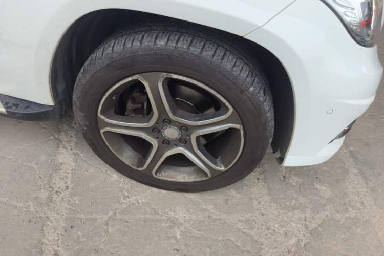 Used Mercedes-Benz GLK-Class 2015 GLK 300 4MATIC Fashion Edition Ultimate Version Right Front Wheel Hub