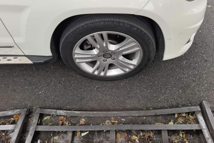 Used Mercedes-Benz GLK-Class 2015 GLK 260 4MATIC Dynamic Edition Ultimate Version Right Front Wheel Hub