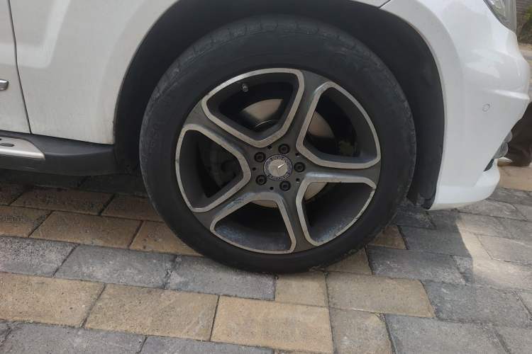 Used Mercedes-Benz GLK-Class 2015 GLK 300 4MATIC Fashion Edition Ultimate Version Right Front Wheel Hub