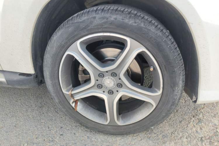 Used Mercedes-Benz GLK-Class 2015 GLK 300 4MATIC Fashion Edition Ultimate Version Right Front Wheel Hub