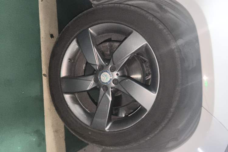 Used Mercedes-Benz GLK-Class 2015 GLK 260 4MATIC Fashion Edition Ultimate Version Right Front Wheel Hub