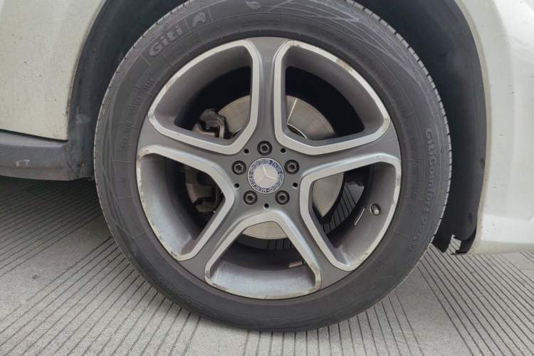 Used Mercedes-Benz GLK-Class 2015 GLK 300 4MATIC Fashion Edition Ultimate Version Right Front Wheel Hub