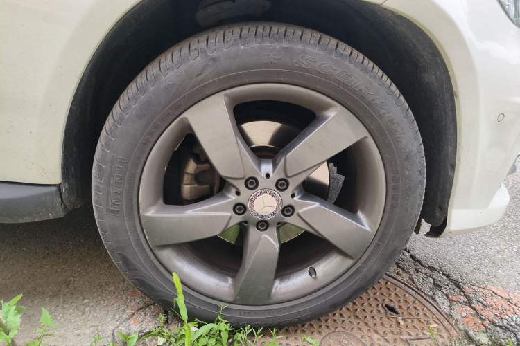 Used Mercedes-Benz GLK-Class 2015 GLK 260 4MATIC Fashion Edition Ultimate Version Right Front Wheel Hub