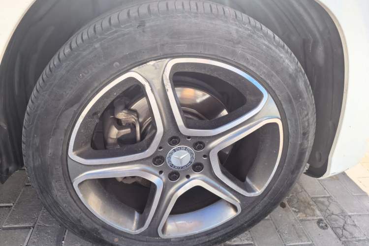 Used Mercedes-Benz GLK-Class 2015 GLK 300 4MATIC Fashion Edition Ultimate Version Right Front Wheel Hub