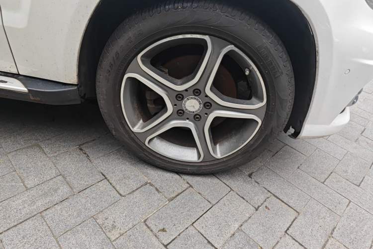 Used Mercedes-Benz GLK-Class 2015 GLK 300 4MATIC Fashion Edition Ultimate Version Right Front Wheel Hub
