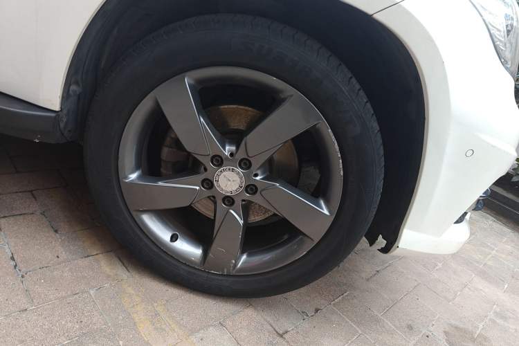 Used Mercedes-Benz GLK-Class 2015 GLK 260 4MATIC Fashion Edition Ultimate Version Right Front Wheel Hub