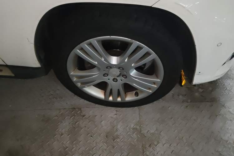 Used Mercedes-Benz GLK-Class 2015 GLK 260 4MATIC Dynamic Edition Ultimate Version Right Front Wheel Hub