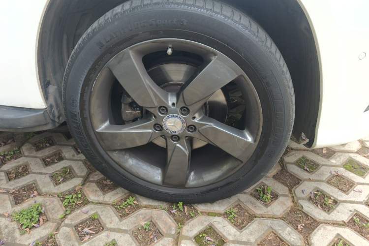 Used Mercedes-Benz GLK-Class 2015 GLK 260 4MATIC Fashion Edition Ultimate Version Right Front Wheel Hub