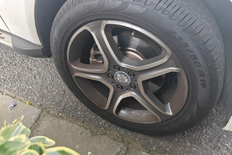 Used Mercedes-Benz GLK-Class 2015 GLK 300 4MATIC Fashion Edition Ultimate Version Right Front Wheel Hub