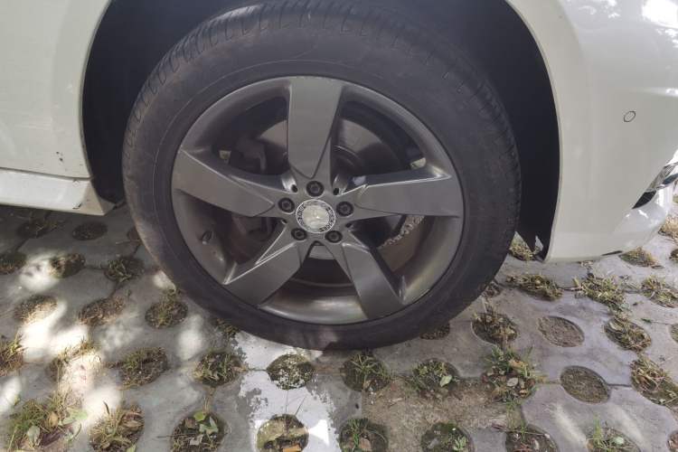 Used Mercedes-Benz GLK-Class 2015 GLK 260 4MATIC Fashion Edition Ultimate Version Right Front Wheel Hub