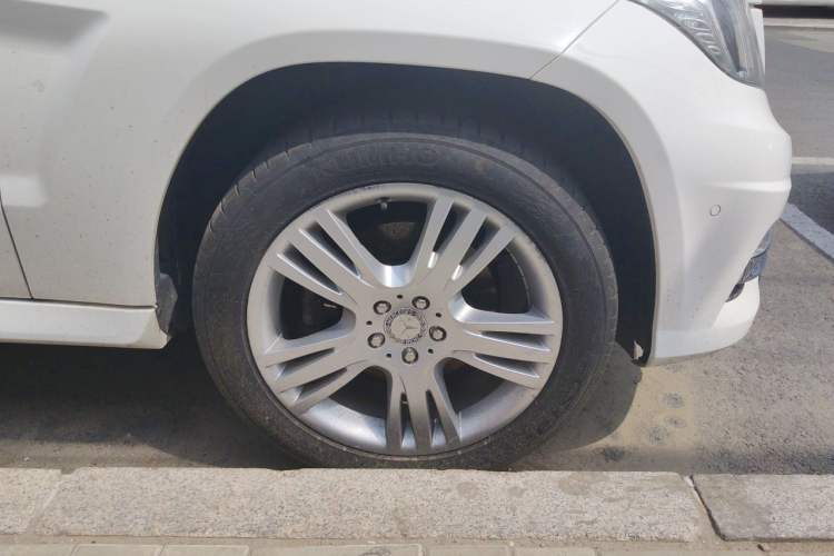 Used Mercedes-Benz GLK-Class 2015 GLK 260 4MATIC Dynamic Edition Ultimate Version Right Front Wheel Hub