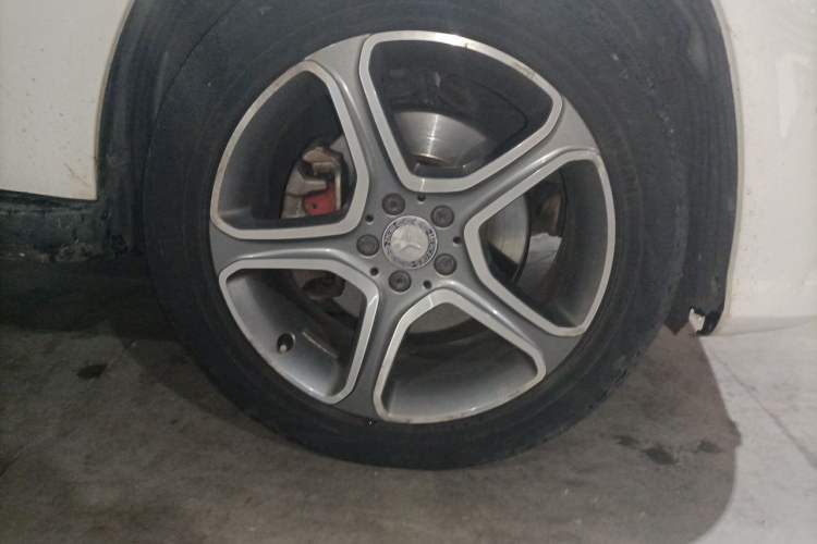 Used Mercedes-Benz GLK-Class 2015 GLK 300 4MATIC Fashion Edition Ultimate Version Right Front Wheel Hub