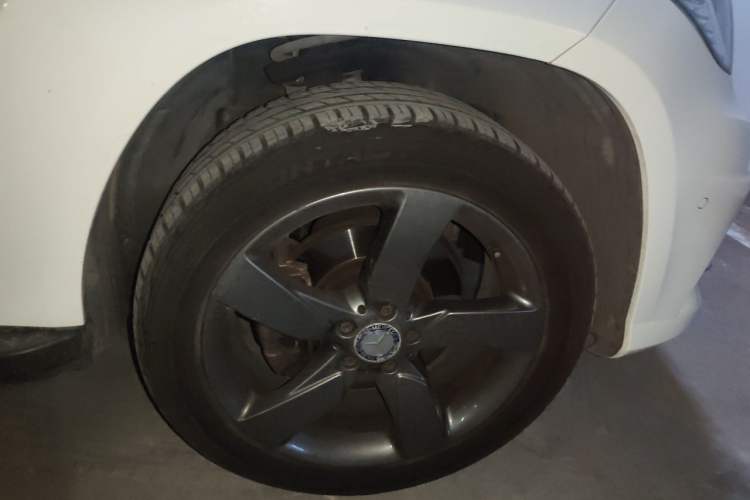 Used Mercedes-Benz GLK-Class 2015 GLK 260 4MATIC Fashion Edition Ultimate Version Right Front Wheel Hub