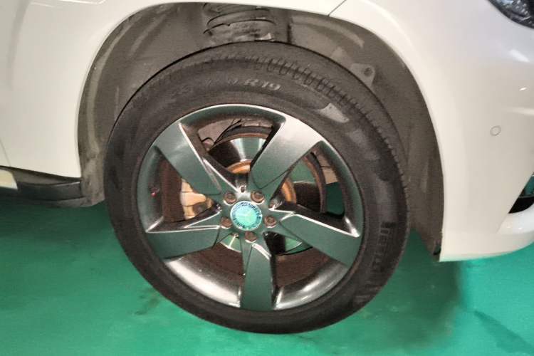 Used Mercedes-Benz GLK-Class 2015 GLK 260 4MATIC Fashion Edition Ultimate Version Right Front Wheel Hub