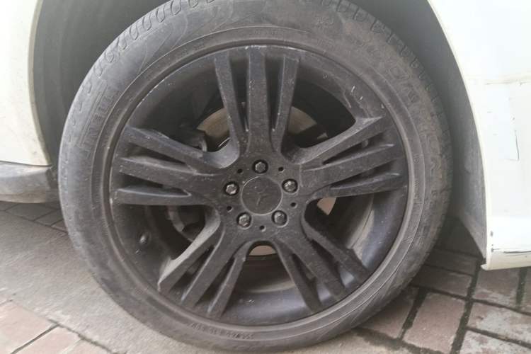 Used Mercedes-Benz GLK-Class 2015 GLK 260 4MATIC Dynamic Edition Ultimate Version Right Front Wheel Hub