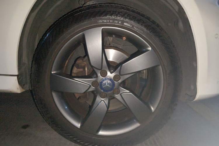 Used Mercedes-Benz GLK-Class 2015 GLK 260 4MATIC Fashion Edition Ultimate Version Right Front Wheel Hub