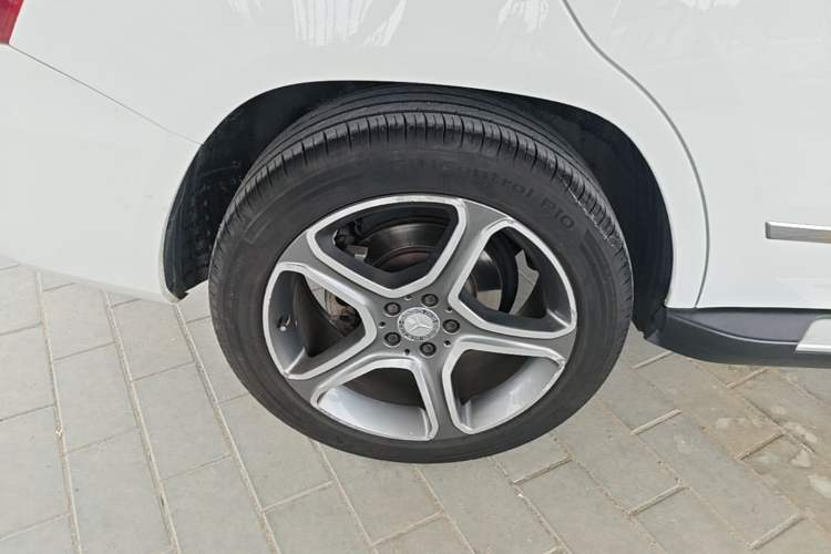 Used Mercedes-Benz GLK-Class 2015 GLK 300 4MATIC Fashion Edition Ultimate Version Right Rear Wheel Hub