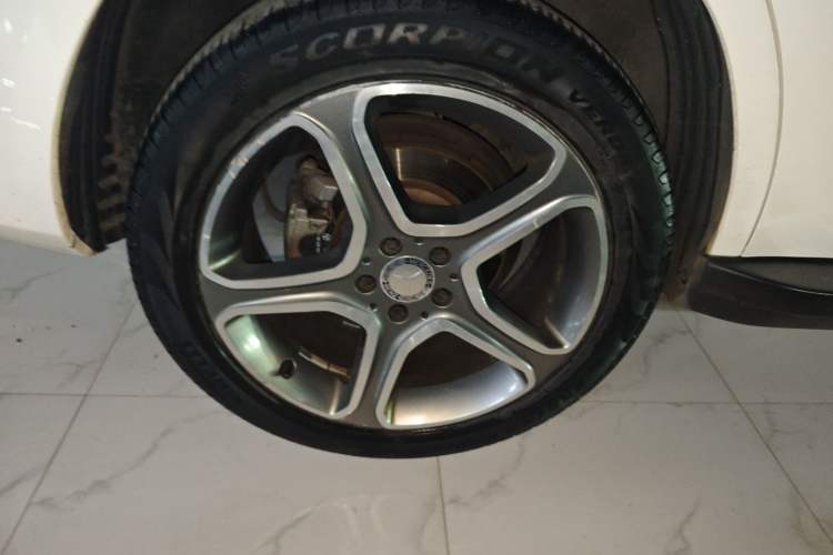 Used Mercedes-Benz GLK-Class 2015 GLK 300 4MATIC Fashion Edition Ultimate Version Right Rear Wheel Hub