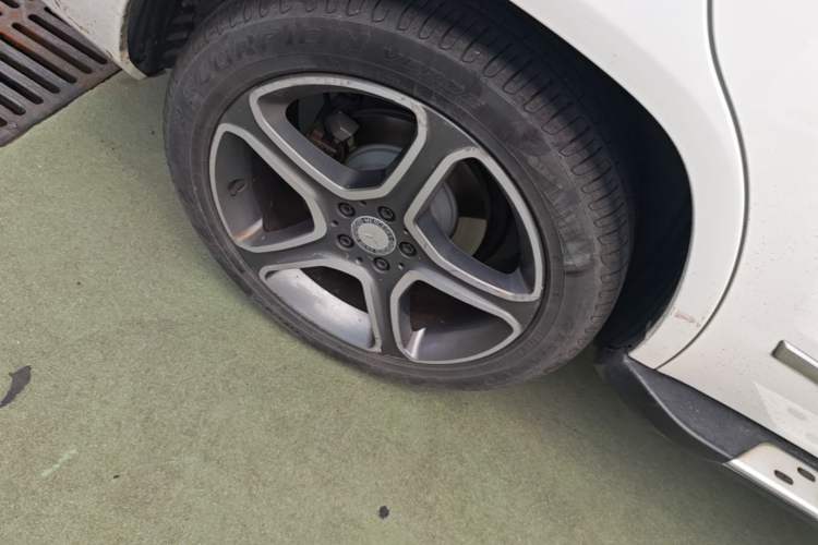 Used Mercedes-Benz GLK-Class 2015 GLK 300 4MATIC Fashion Edition Ultimate Version Right Rear Wheel Hub